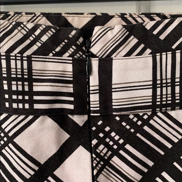 The limited beautiful skirt in perfect condition - Picture 4 of 5